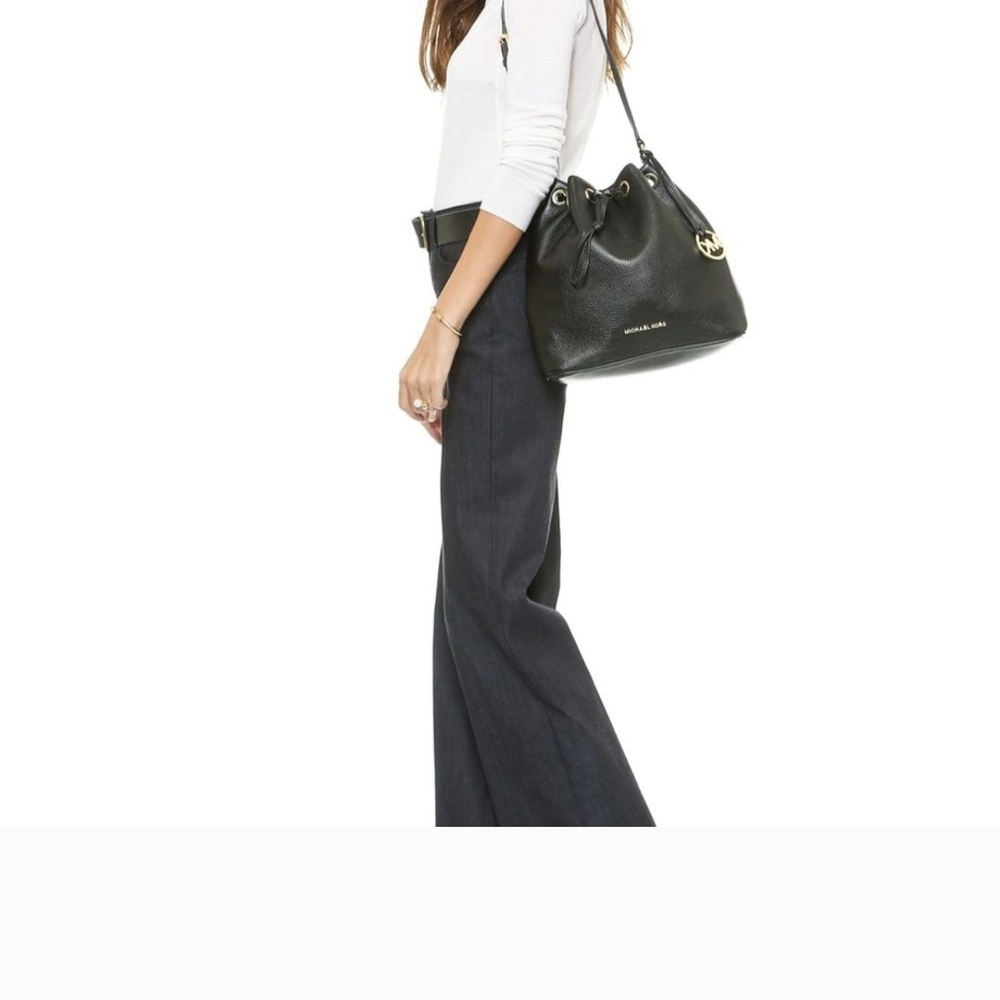 Michael Kors Jules Large Drawstring Bucket Bag Black Leather